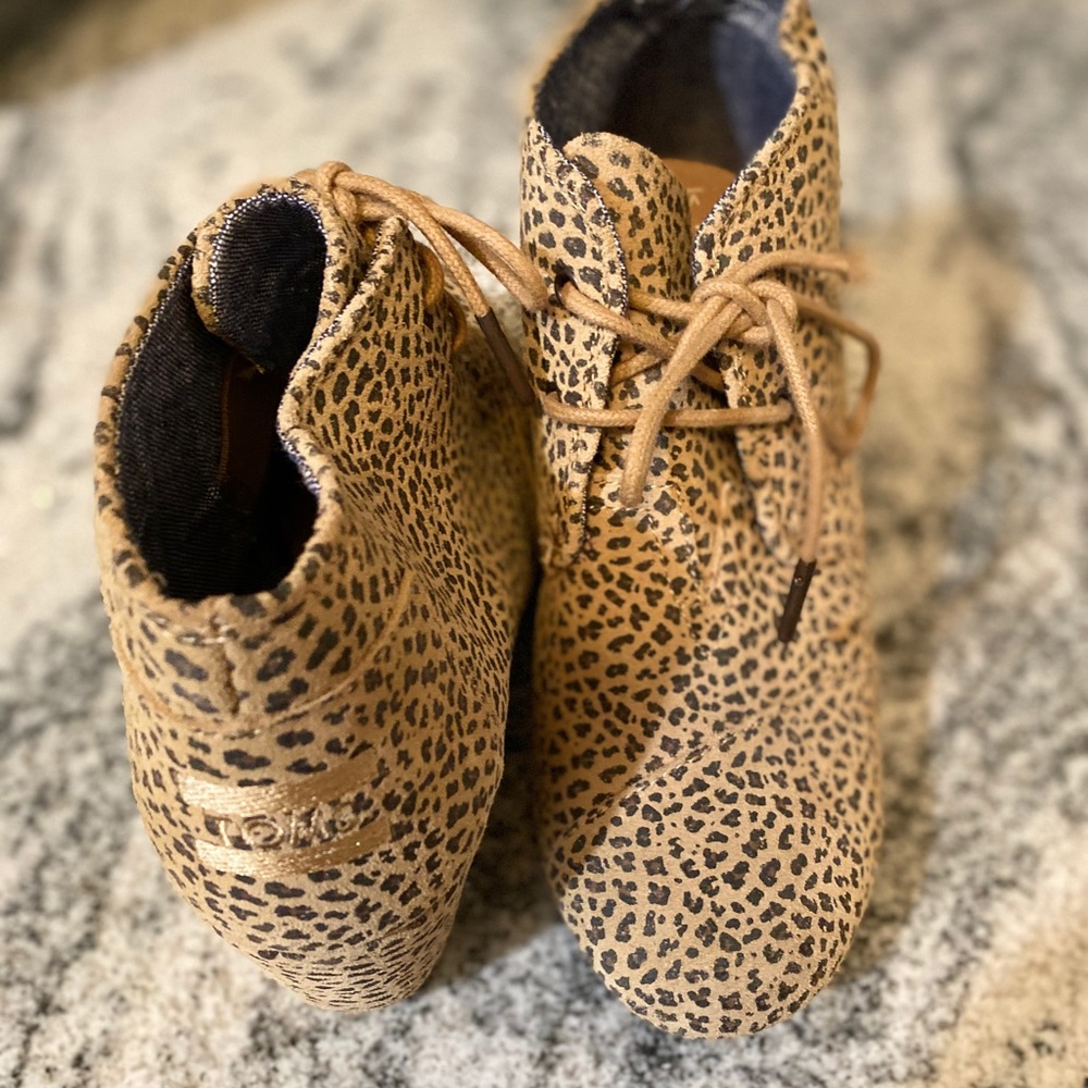 Toms Leopard Wedges